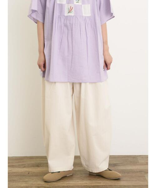 Samansa Mos2（サマンサ モスモス）の「【M/Lサイズ】パン屋さんみたいなタックパンツ（その他パンツ・レディース・チャコールグレー/オフホワイト/ベージュ・M/L）」の5枚目の写真