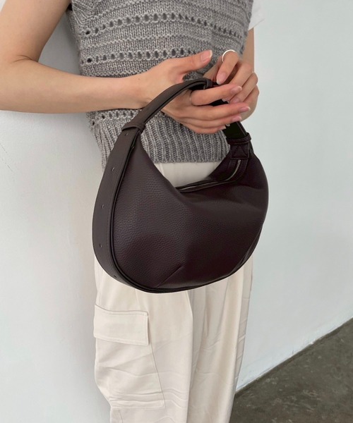 EFOLE（エフォル）の「【ZOZO限定】Round one shoulder mini bag / ラウンドワンショルダーミニバッグ（ショルダーバッグ・レディース・ブラウン/ブラック/オフホワイト・FREE）」の8枚目の写真