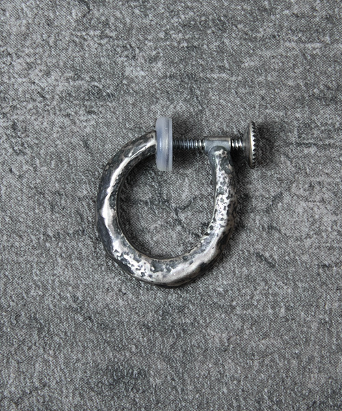GILD（ギルド）の「GILD ギルド / Small atypical hoop clip on earring シルバー925スモールエイティピカルフープクリップオンイヤリング 片耳用 / G251-ER01（イヤリング・メンズ・シルバー/プラチナム/ゴールド・FREE）」の8枚目の写真