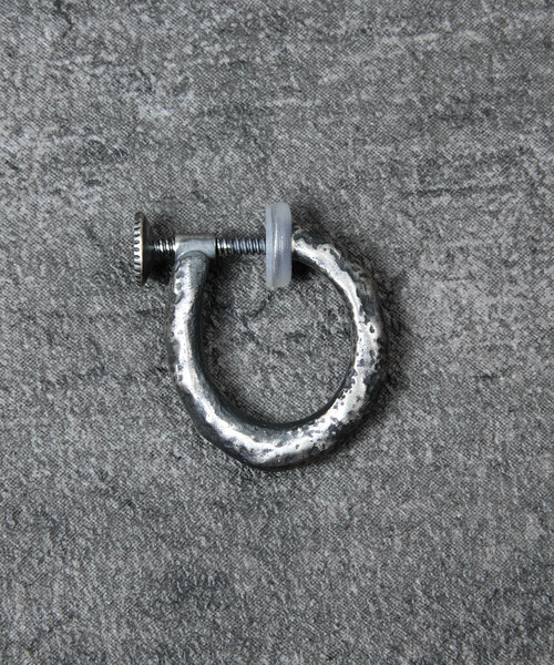 GILD（ギルド）の「GILD ギルド / Small atypical hoop clip on earring シルバー925スモールエイティピカルフープクリップオンイヤリング 片耳用 / G251-ER01（イヤリング・メンズ・シルバー/プラチナム/ゴールド・FREE）」の9枚目の写真