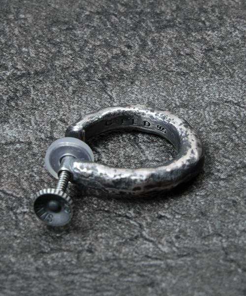 GILD（ギルド）の「GILD ギルド / Small atypical hoop clip on earring シルバー925スモールエイティピカルフープクリップオンイヤリング 片耳用 / G251-ER01（イヤリング・メンズ・シルバー/プラチナム/ゴールド・FREE）」の11枚目の写真