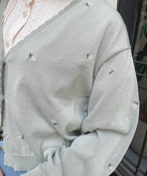 F i.n.t（フィント）の「【洗濯機洗い可・UVカット】小花総刺繍ＵＶニットカーディガン/ fint　フィント（カーディガン/ボレロ・レディース・ライトグリーン/アイボリー/ピンクベージュ・FREE）」の11枚目の写真
