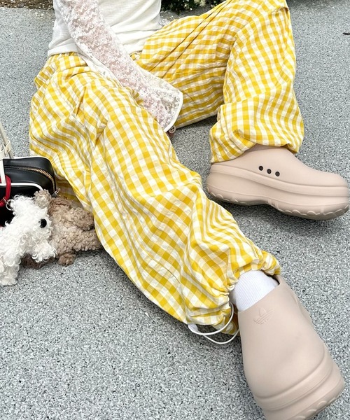 Alley Tokyo(アリートーキョー)の「いろんな柄パラシュートパンツ(その他パンツ・レディース・イエロー/レッド/サックスブルー/ブラック/ブラウン/ピンク・F)」の16枚目の写真