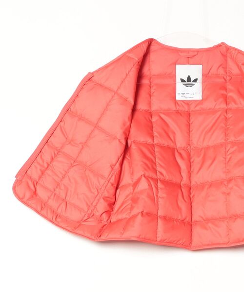 adidas（アディダス）の「adidas Originals × Liberty London キルトベスト / アディダスオリジナルス adidas Originals（ベスト・レディース・レッド・XX-LARGE/X-LARGE/SMALL/MEDIUM/LARGE/X-SMALL）」の3枚目の写真