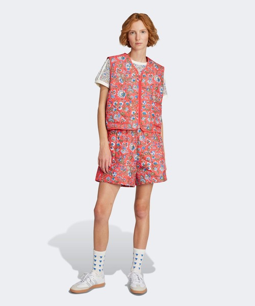 adidas（アディダス）の「adidas Originals × Liberty London キルトベスト / アディダスオリジナルス adidas Originals（ベスト・レディース・レッド・XX-LARGE/X-LARGE/SMALL/MEDIUM/LARGE/X-SMALL）」の5枚目の写真