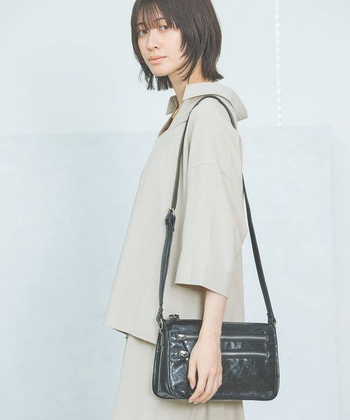 LAKOLE（ラコレ）の「Wジップスクエアショルダーバッグ / 494027（ショルダーバッグ・レディース・ブラック/ボルドー/オフホワイト・FREE）」の3枚目の写真