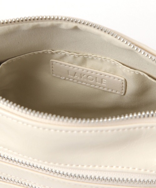 LAKOLE（ラコレ）の「Wジップスクエアショルダーバッグ / 494027（ショルダーバッグ・レディース・ブラック/ボルドー/オフホワイト・FREE）」の9枚目の写真