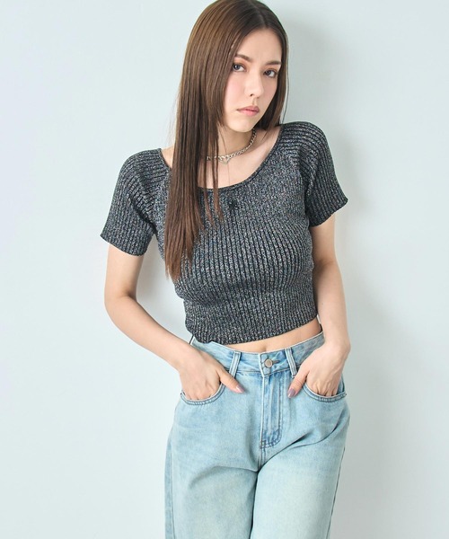 ANAP（アナップ）の「ラメ クロップド ２WAY クロス デザイン ニット トップス（ニット/セーター・レディース・ブラック/ホワイト・FREE）」の2枚目の写真