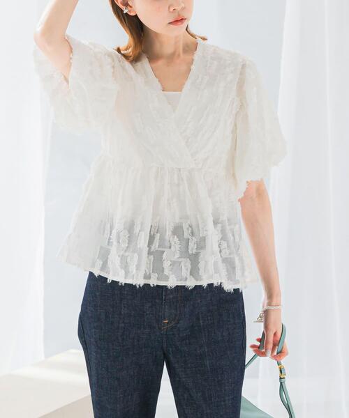 URBAN RESEARCH ROSSO WOMEN（アーバンリサーチ　ロッソ）の「ジャガードバルーンスリーブブラウス（シャツ/ブラウス・レディース・ホワイト/ブルー系その他・FREE）」の3枚目の写真