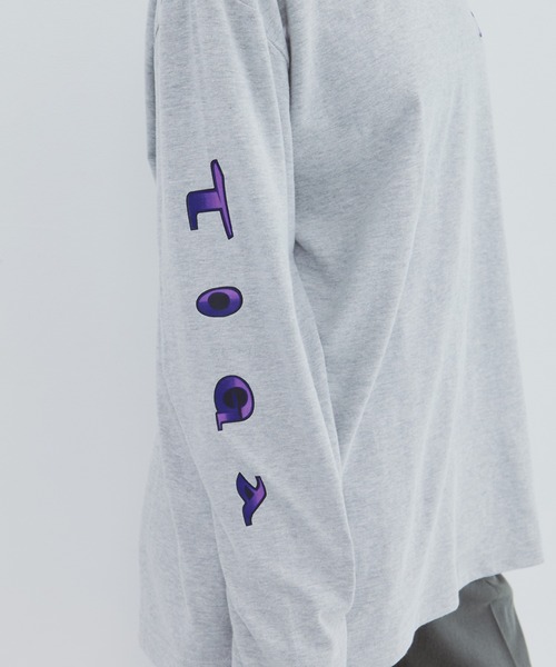 TOGA PULLA 変形トップス　ロンT TOGA PULLA/トーガプルラ】Print tee LS/プリントロングTシャツ