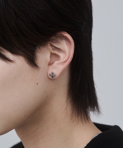 WYZ(ダブリューワイジィー)の「クロスデザイン ピアス(両耳用)(ピアス(両耳用)・メンズ・シルバー/ブラック/ゴールド・FREE)」の15枚目の写真