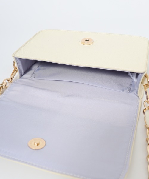 CECIL McBEE(セシルマクビー)の「CECIL McBEE ラメチェーンカブセショルダーバッグ(ショルダーバッグ・レディース・ブラック/アイボリー・FREE)」の4枚目の写真