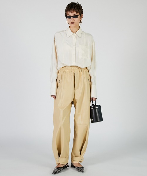 PRANK PROJECT（プランクプロジェクト）の「Fauxレザージョガーパンツ / Faux Leather Jogger Pants（その他パンツ・レディース・ライトイエロー/ブラック/レッド・38/36）」の8枚目の写真