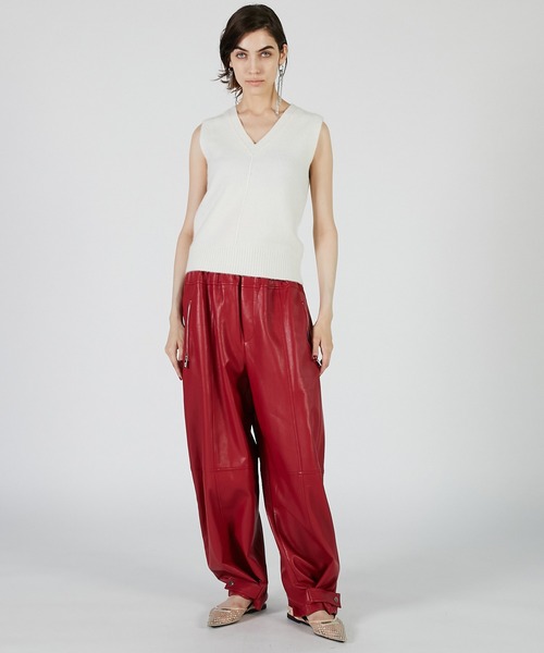 PRANK PROJECT（プランクプロジェクト）の「Fauxレザージョガーパンツ / Faux Leather Jogger Pants（その他パンツ・レディース・ライトイエロー/ブラック/レッド・38/36）」の11枚目の写真