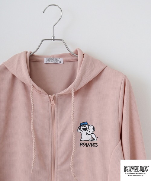 PEANUTS(ピーナッツ)の「PEANUTSハニカムドライZIPパーカー(パーカー・メンズ・ブラック/ピンクベージュ/ネイビー/ダークパープル/ベージュ/チャコール・M/L/LL)」の6枚目の写真