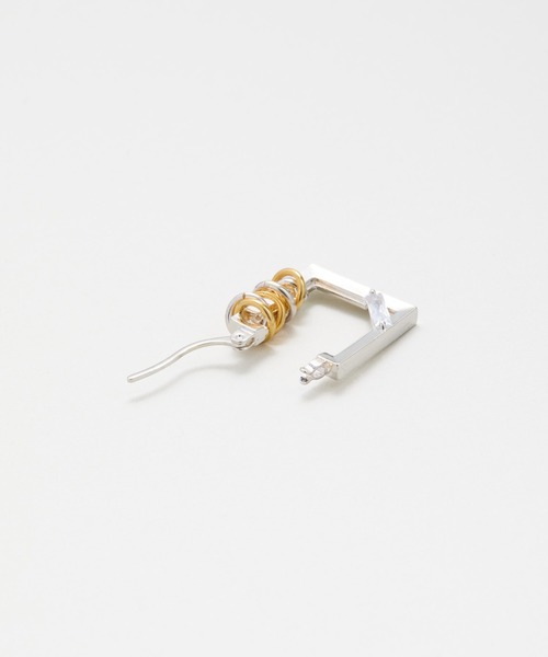 LAPUIS（ラピュイ）の「LAPUIS(ラピュイ) Coil Frame pierced earrings（ピアス（両耳用）・レディース・ゴールド/マルチ・FREE）」の10枚目の写真