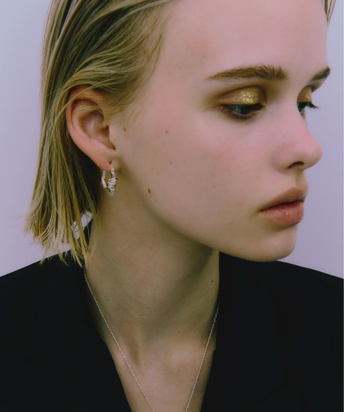 LAPUIS（ラピュイ）の「LAPUIS(ラピュイ) Coil Frame pierced earrings（ピアス（両耳用）・レディース・ゴールド/マルチ・FREE）」の5枚目の写真