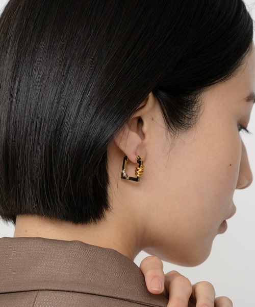 LAPUIS（ラピュイ）の「LAPUIS(ラピュイ) Coil Frame pierced earrings（ピアス（両耳用）・レディース・ゴールド/マルチ・FREE）」の17枚目の写真