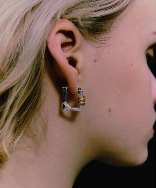LAPUIS（ラピュイ）の「LAPUIS(ラピュイ) Coil Frame pierced earrings（ピアス（両耳用）・レディース・ゴールド/マルチ・FREE）」の13枚目の写真