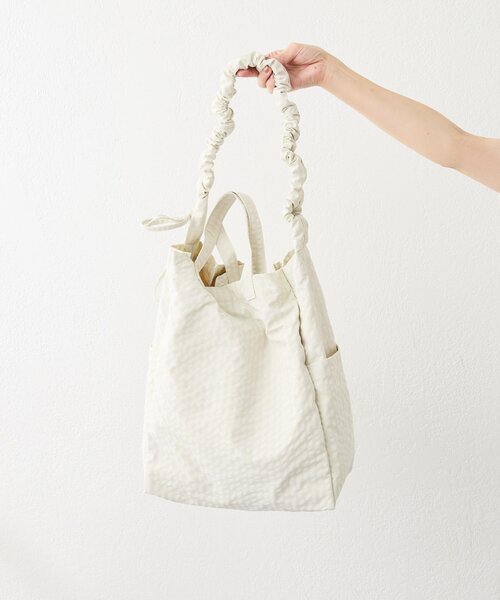 ear PAPILLONNER(イアパピヨネ)の「ファブリック2WAYショルダーバッグL(ショルダーバッグ・レディース・アイボリー/ブラック/ダークグリーン/パープル・FREE)」の10枚目の写真
