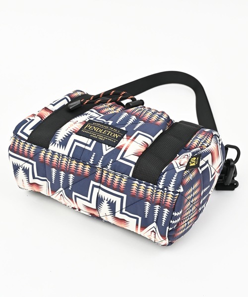 KiU（キウ）の「【PENDLETON × KiU LIMITED ITEM】ペンドルトン スクエアパデッドミニボストンバッグ（ショルダーバッグ・レディース・ネイビー/カーキ・FREE）」の15枚目の写真