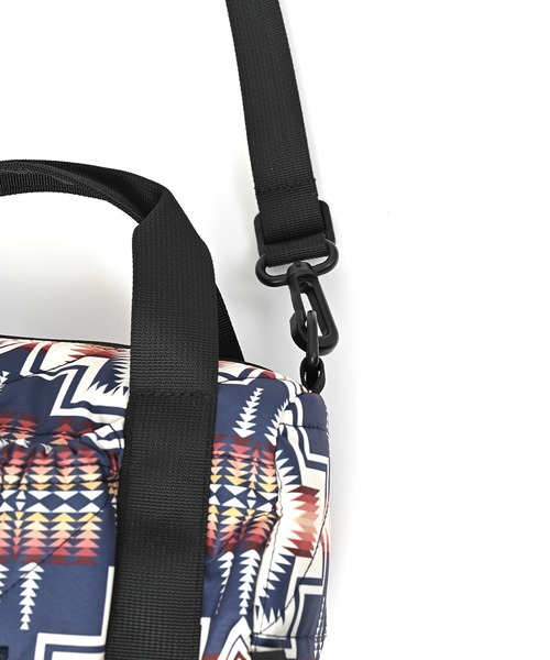 KiU（キウ）の「【PENDLETON × KiU LIMITED ITEM】ペンドルトン スクエアパデッドミニボストンバッグ（ショルダーバッグ・レディース・ネイビー/カーキ・FREE）」の17枚目の写真
