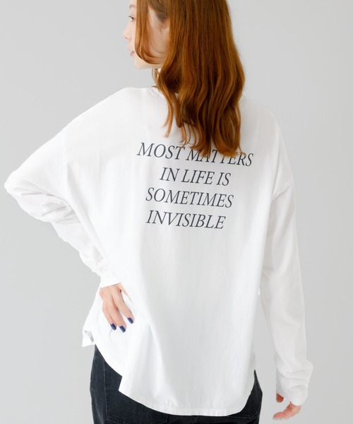 MICA&DEAL(マイカ&ディール)の「【MICA&DEAL /マイカアンドディール】バックプリントロンT/カットソー/ロゴT【WEB限定】(Tシャツ/カットソー・レディース・ホワイト/ベージュ/スミクロ・フリー)」の2枚目の写真