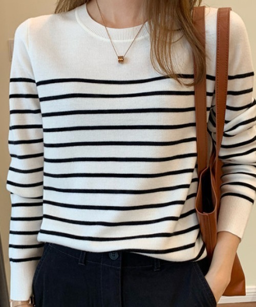 cammie(キャミー)の「ボーダーニットトップス(ニット/セーター・レディース・ブラック/ホワイト・LARGE/MEDIUM)」の7枚目の写真