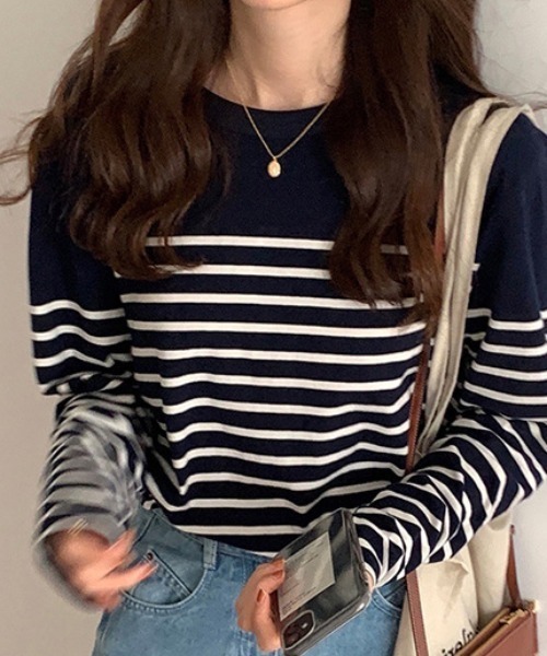 cammie(キャミー)の「ボーダーニットトップス(ニット/セーター・レディース・ブラック/ホワイト・LARGE/MEDIUM)」の9枚目の写真