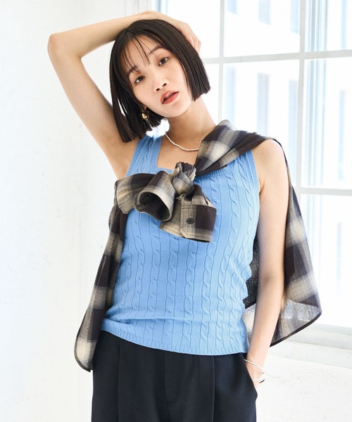 VIS（ビス）の「【前後2WAY】ケーブルニットタンクトップ（タンクトップ・レディース・ベージュ/サックスブルー/チャコールグレー・FREE）」の5枚目の写真