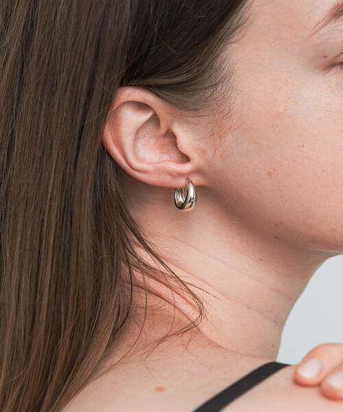 URBAN RESEARCH(アーバンリサーチ)の「decor『デコール』 Plump Drop Pierce L SV(ピアス(両耳用)・レディース・シルバー・-)」の1枚目の写真