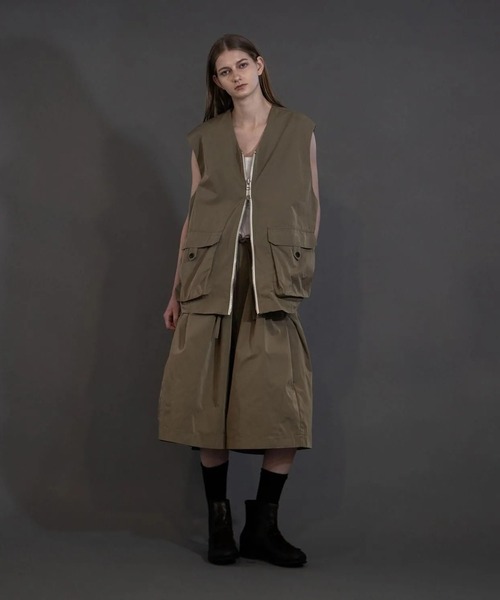 my beautiful landlet（マイビューティフルランドレット）の「【my beautiful landlet】 POLYESTER YARN DYED GABARDINE WIDE SHORT PANTS（その他パンツ・メンズ・カーキ/ネイビー/ブラック・1/0）」の3枚目の写真