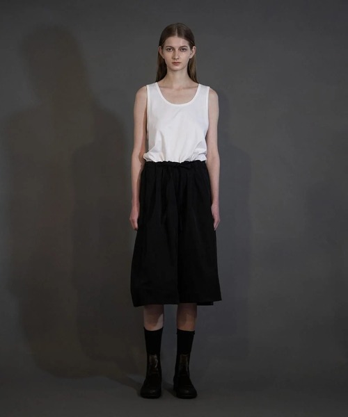 my beautiful landlet（マイビューティフルランドレット）の「【my beautiful landlet】 POLYESTER YARN DYED GABARDINE WIDE SHORT PANTS（その他パンツ・メンズ・カーキ/ネイビー/ブラック・1/0）」の4枚目の写真