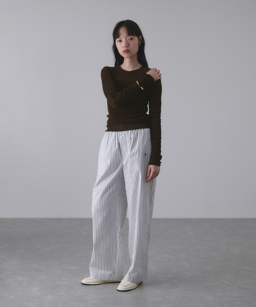 ADAM ET ROPE'(アダムエロペ)の「フロッキーチュールクルーネックプルオーバー(Tシャツ/カットソー・レディース・ダークブラウン/ホワイト系その他2/ブルー系その他6・FREE)」の4枚目の写真
