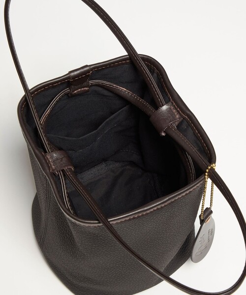 Brady ブラック 巾着型 ショルダーバッグ Brady ブレディ CALDER カルダー 巾着 ブラック ショルダーバッグ