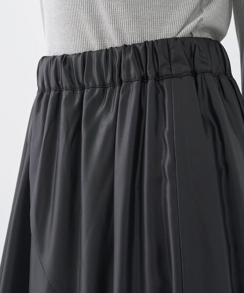 earth music&ecology（アースミュージックアンドエコロジー）の「シャイニーラッフルスカート（スカート・レディース・ライトグレー/ブラック・FREE）」の18枚目の写真