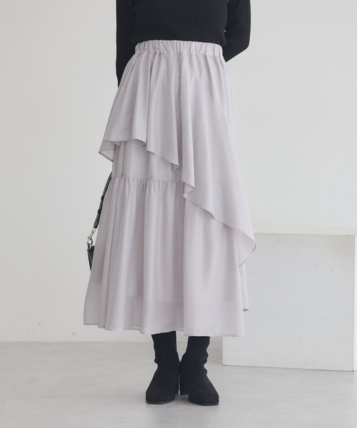 earth music&ecology（アースミュージックアンドエコロジー）の「シャイニーラッフルスカート（スカート・レディース・ライトグレー/ブラック・FREE）」の2枚目の写真