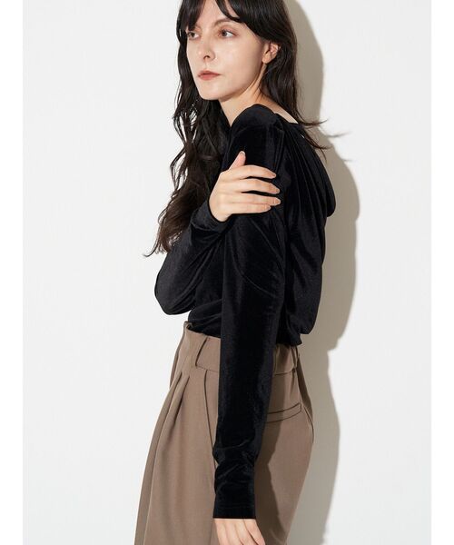 ELENDEEK(エレンディーク)の「ベロアドレープカットソー(Tシャツ/カットソー・レディース・ブラック/ネイビー/ブラウン・FREE)」の6枚目の写真