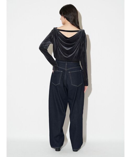 ELENDEEK(エレンディーク)の「ベロアドレープカットソー(Tシャツ/カットソー・レディース・ブラック/ネイビー/ブラウン・FREE)」の17枚目の写真