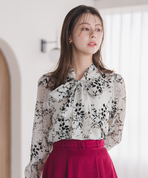 MISCH MASCH(ミッシュマッシュ)の「フロッキーボウタイブラウス(シャツ/ブラウス・レディース・ブラック/ホワイト・フリ-)」の6枚目の写真