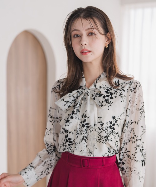 MISCH MASCH(ミッシュマッシュ)の「フロッキーボウタイブラウス(シャツ/ブラウス・レディース・ブラック/ホワイト・フリ-)」の4枚目の写真