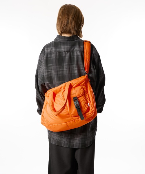 meltum(メルタム)の「PADDING SHOULDER BAG(ショルダーバッグ・メンズ・ブラック/オレンジ/ライトグレー・FREE)」の10枚目の写真