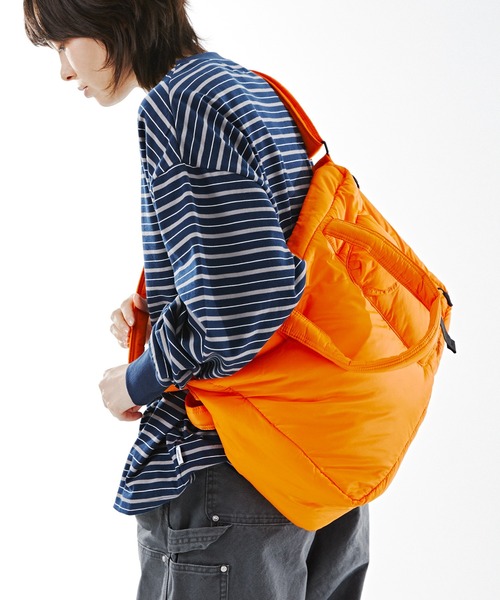 meltum(メルタム)の「PADDING SHOULDER BAG(ショルダーバッグ・メンズ・ブラック/オレンジ/ライトグレー・FREE)」の7枚目の写真
