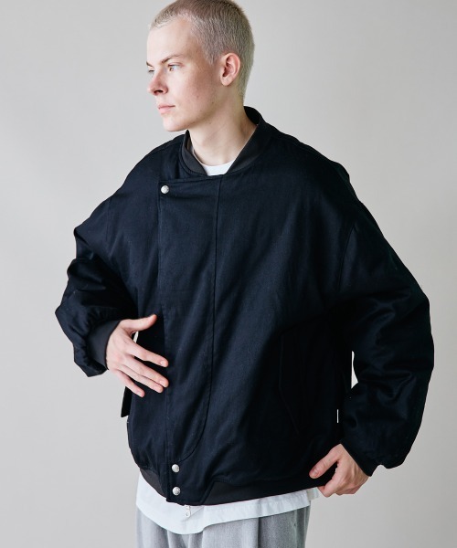 rehacer(レアセル)の「rehacer : Slant Twill Bomber Jacket / スラント ツイル ボンバー ジャケット(ミリタリージャケット・メンズ・ブラック/カーキ・LARGE/MEDIUM/SMALL)」の5枚目の写真