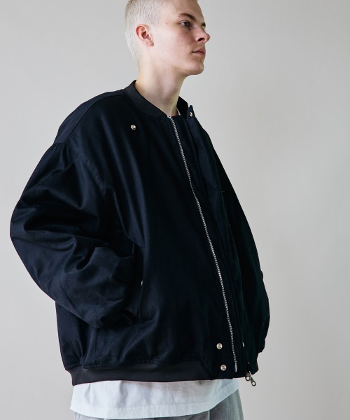rehacer(レアセル)の「rehacer : Slant Twill Bomber Jacket / スラント ツイル ボンバー ジャケット(ミリタリージャケット・メンズ・ブラック/カーキ・LARGE/MEDIUM/SMALL)」の9枚目の写真