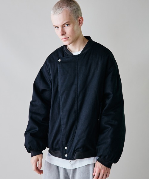 rehacer(レアセル)の「rehacer : Slant Twill Bomber Jacket / スラント ツイル ボンバー ジャケット(ミリタリージャケット・メンズ・ブラック/カーキ・LARGE/MEDIUM/SMALL)」の3枚目の写真