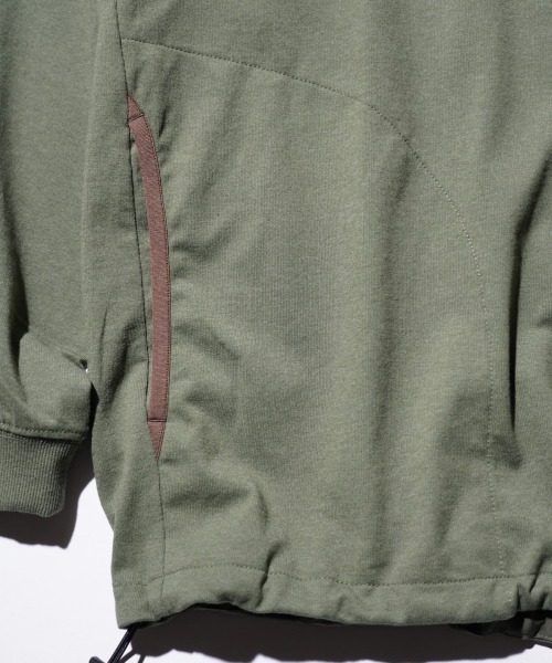 NANGA(ナンガ)の「NANGA / ナンガ ECO HYBRID OVERSIZED L/S TEE エコハイブリッド オーバーサイズ ロングスリーブTシャツ(Tシャツ/カットソー・メンズ・ホワイト/グリーン/ブラック/グレー・MEDIUM/LARGE/X-LARGE/SMALL)」の19枚目の写真