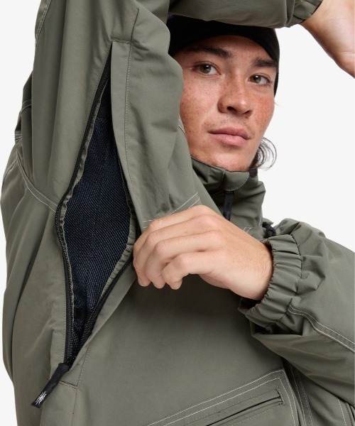 Quiksilver(クイックシルバー)の「LIVE WIRE JK/クイックシルバーロゴワンポイントジャケット(マウンテンパーカー・メンズ・ブラック/カーキ・SMALL/MEDIUM/LARGE)」の13枚目の写真