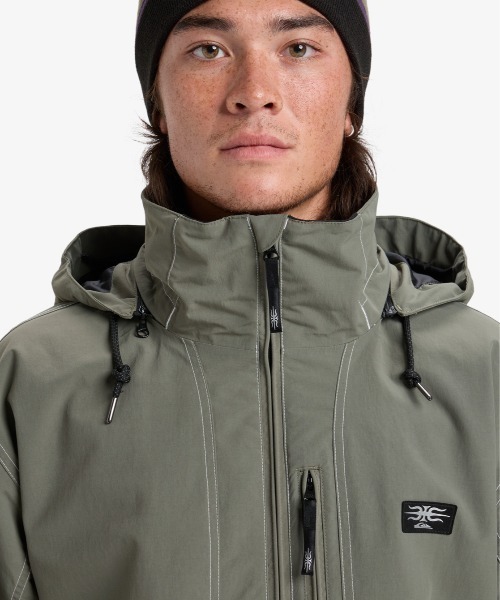 Quiksilver(クイックシルバー)の「LIVE WIRE JK/クイックシルバーロゴワンポイントジャケット(マウンテンパーカー・メンズ・ブラック/カーキ・SMALL/MEDIUM/LARGE)」の17枚目の写真