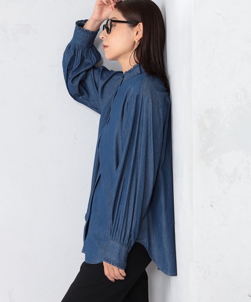 GALLORIA(ギャローリア)の「襟フリルデニムシャツ(シャツ/ブラウス・レディース・ブルー/ネイビー・S/M/L/LL)」の10枚目の写真